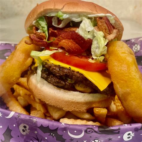 Flipping the Script: Reinventing the Classic Burger with the Magic Burger Attalla Al